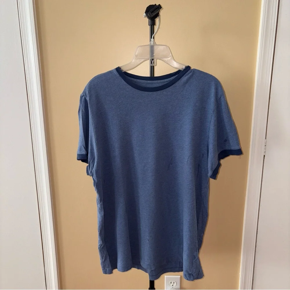 Men’s Banana Republic Blue Tee
